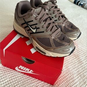 Nike Men's Brown Running Shoes